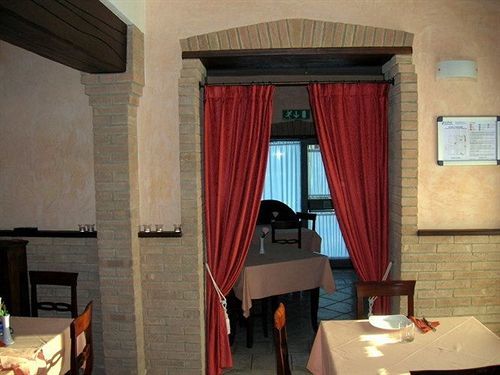 Hotel Fontana ルビエーラ エクステリア 写真